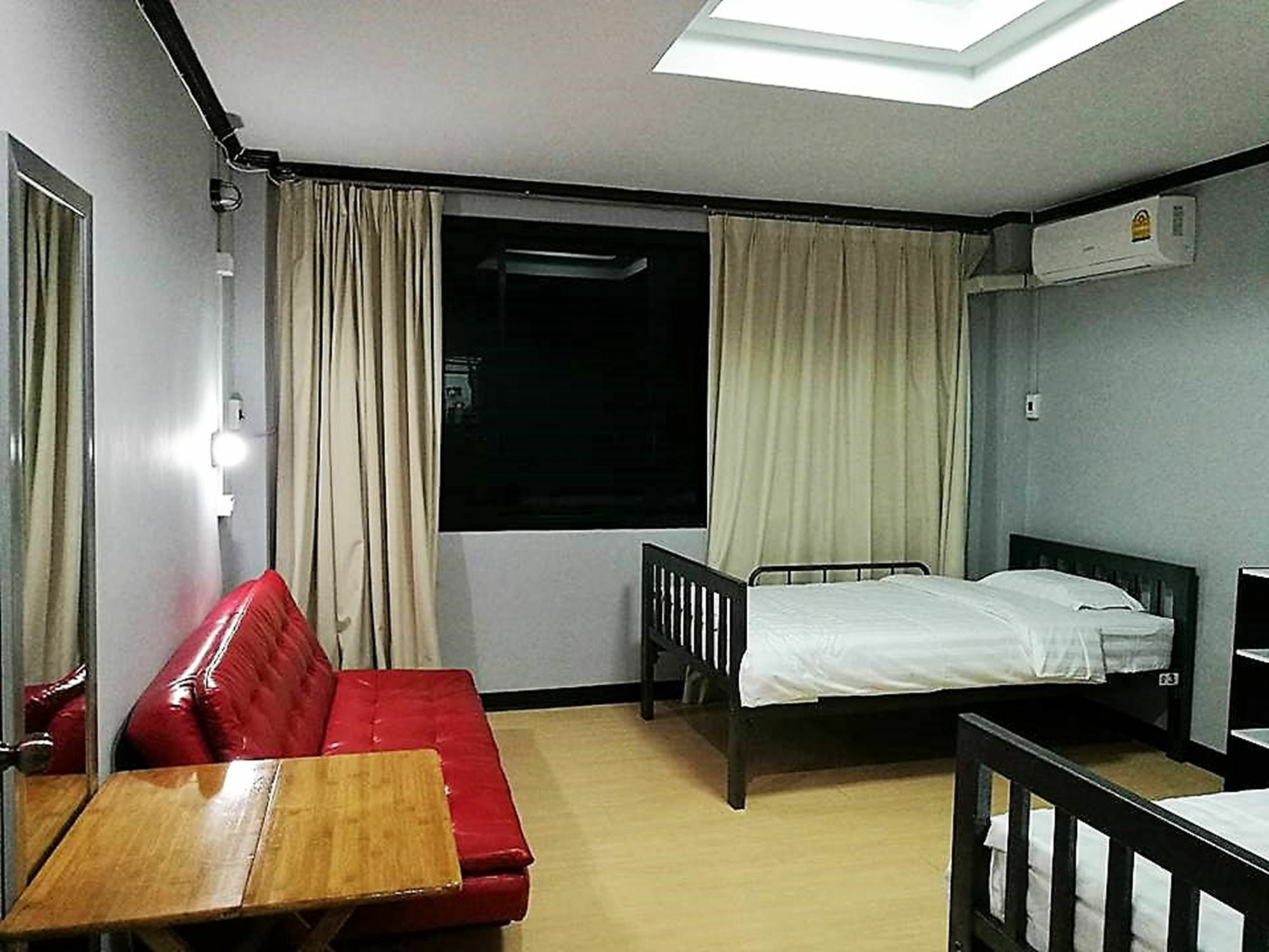 Moumou Hostel Bangkok Exterior foto